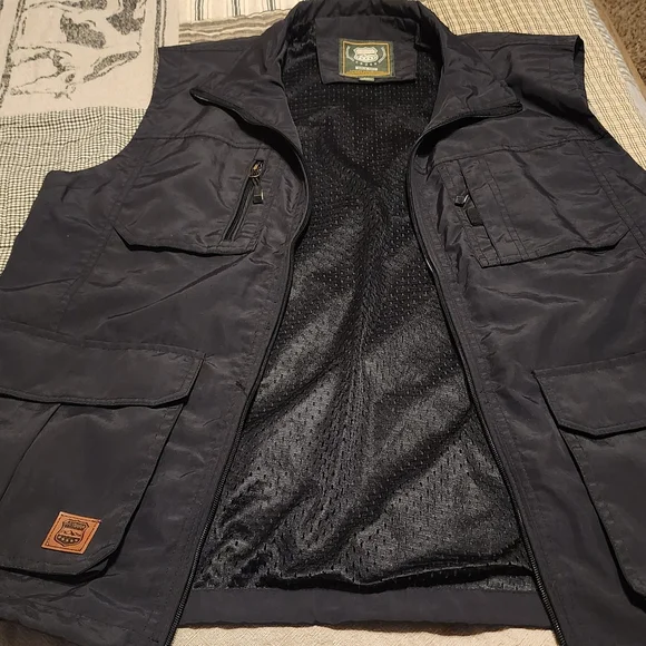 Men's Black Outdoor Vest - Picture 1 of 3